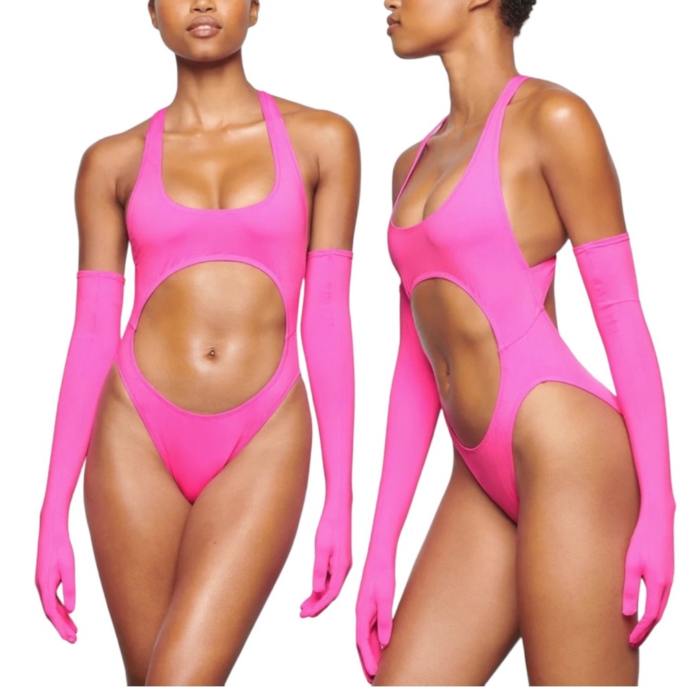 🔥NWT (SET) SKIMS Cut Out Monokini & Swim Gloves in LIMITED EDITION TAFFY 🩷